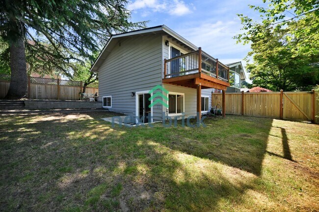 Building Photo - "Spacious 4-Bedroom Retreat with 3 Baths in the Heart of Kirkland – 2,480 Sq. Ft. of Pure Comfort!"