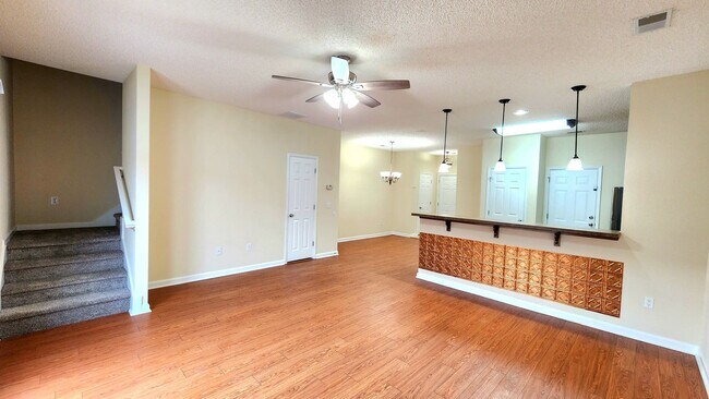 Building Photo - Like New town home centrally located to Ft. Stewart, HAAF,and Savannah