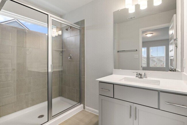 Building Photo - 303 Elm Br Trl