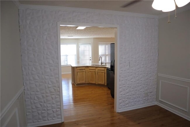 Building Photo - 2079 Riverlanding Cir