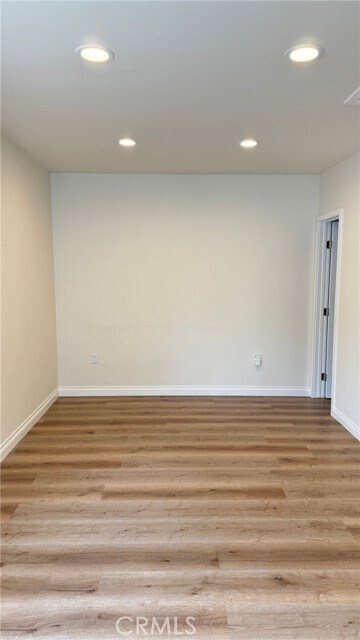 Building Photo - 1323 N Kenwood St