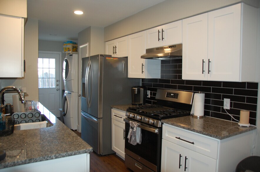 kitchen - 602 Peterson St