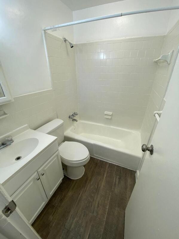 Building Photo - 2630 Wayside Dr