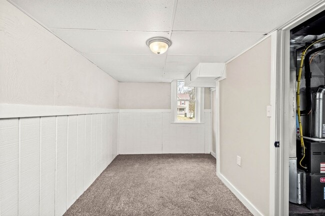 Building Photo - Stunning 3 bedroom home in South Park avai...