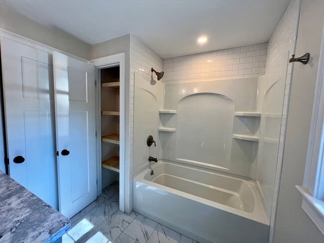 Building Photo - 1A Old Mill Rd