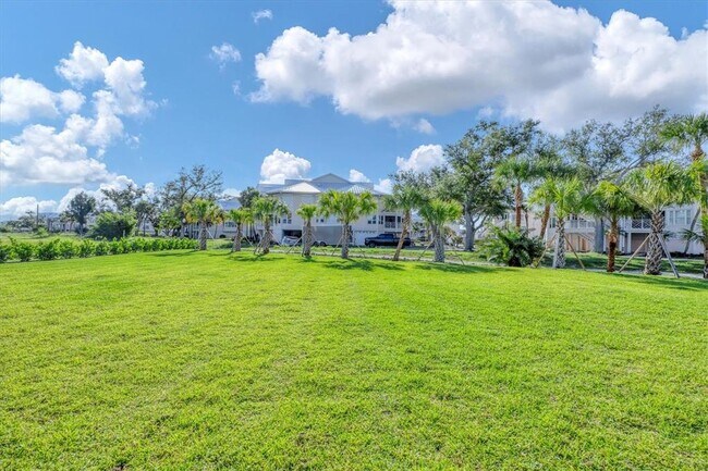 Building Photo - 550 Gaspar Dr