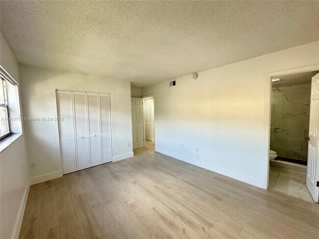 Building Photo - 15609 SW 73rd Cir Terrace