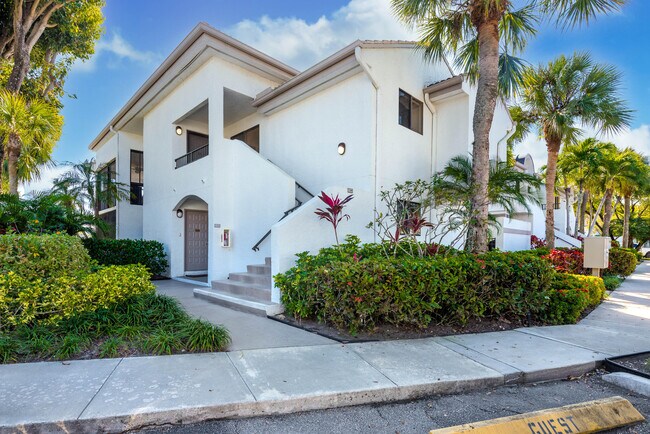 Building Photo - 7485 Glendevon Ln