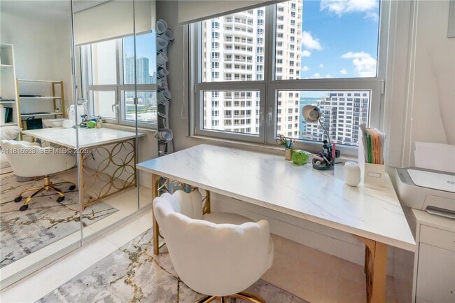 Building Photo - 848 Brickell Key Dr