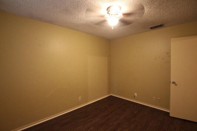 Building Photo - Garrett Duplex 8302/8304