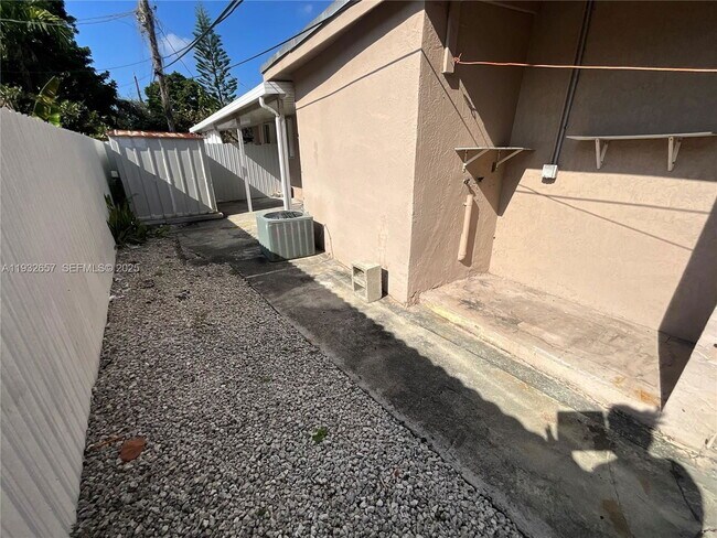 Building Photo - 1064 NW 103rd St