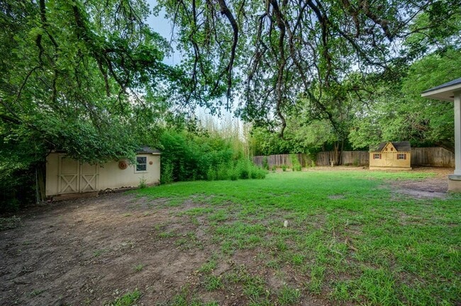Building Photo - 1112 Sundrop Pl