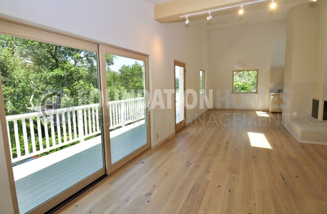 Building Photo - Tamalpais Valley Modern Gem with Forest Vi...
