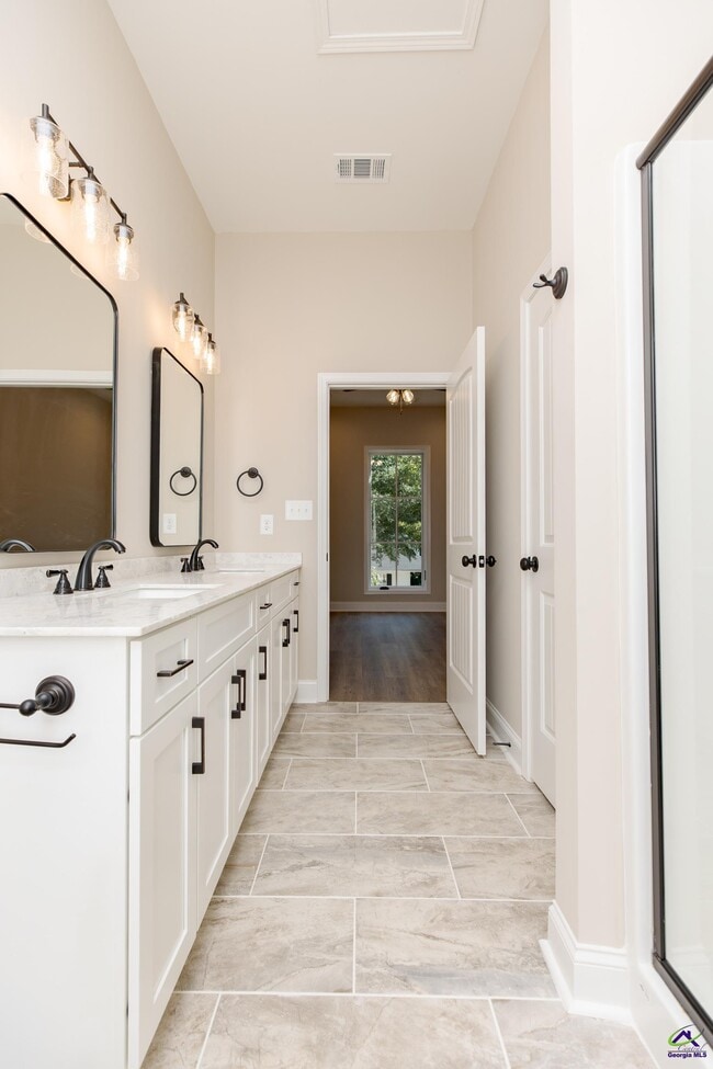 Building Photo - 1013 Northside Dr