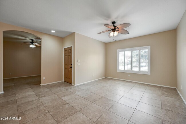 Building Photo - 12818 W Mulberry Dr