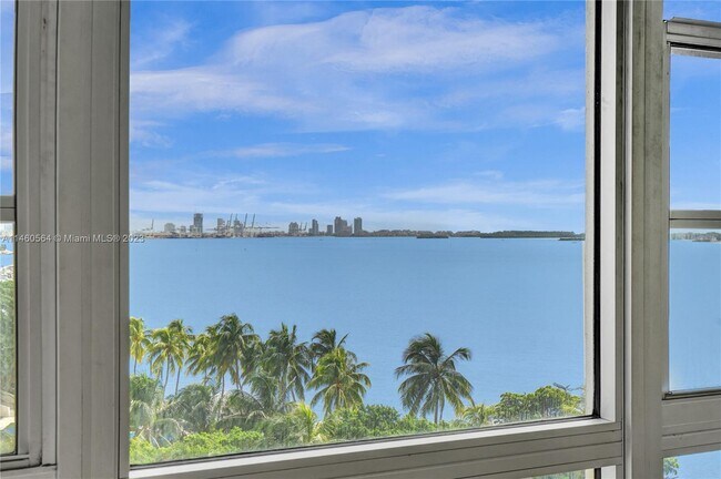 Building Photo - 2451 Brickell Ave