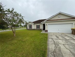 Building Photo - 260 Red Oak Dr