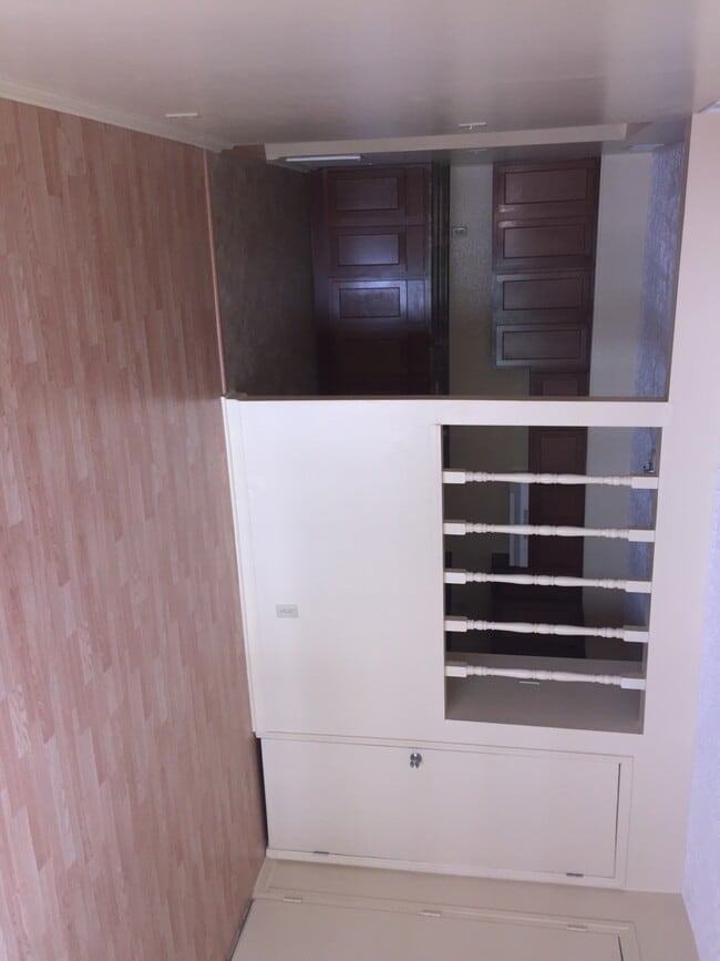 Building Photo - Robinwood Apartments