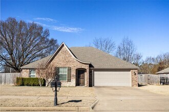 Building Photo - 12459 Bethel Oaks Dr