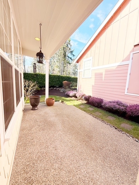 Building Photo - 32 NE Sunset St