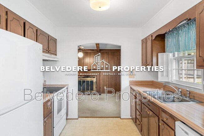 Building Photo - 4017 Wexford Dr