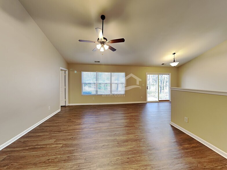 Building Photo - 7033 Sunman Rd