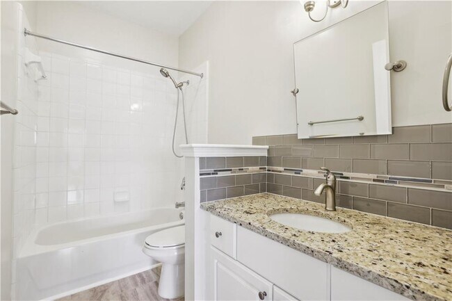 Building Photo - 7110 Woodland Ln