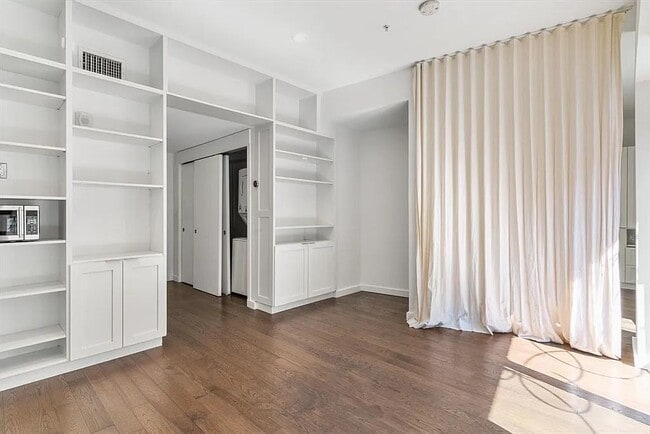 Building Photo - 126 Salem St