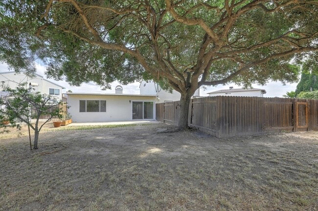 Building Photo - 7395 Freeman Pl