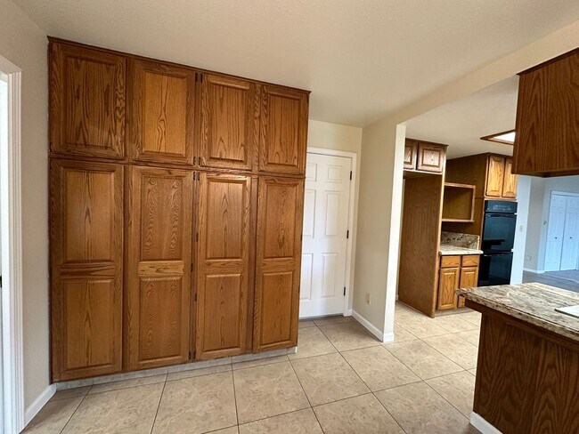 Building Photo - 1780 Paddock Ln