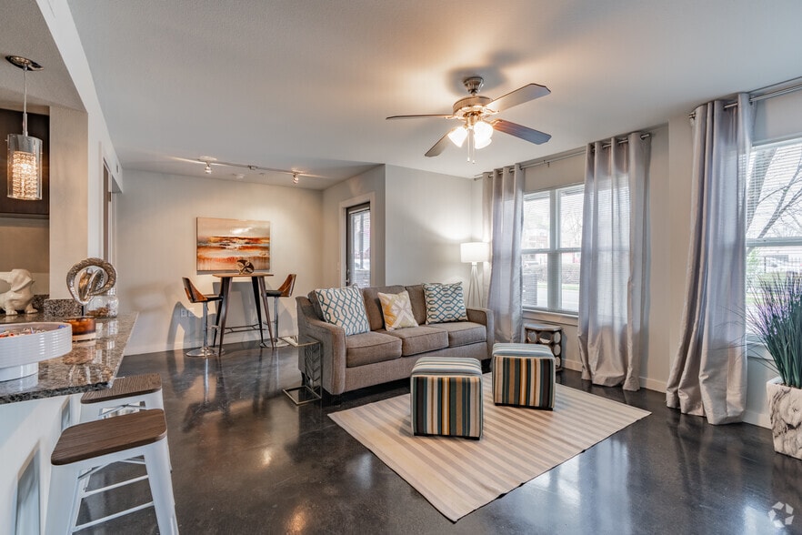 Primary Photo - Argenta Flats