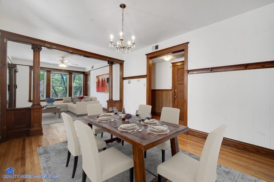 Building Photo - 2774 N Kenmore Ave