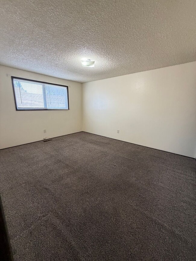 Building Photo - 2bed/ 1bath