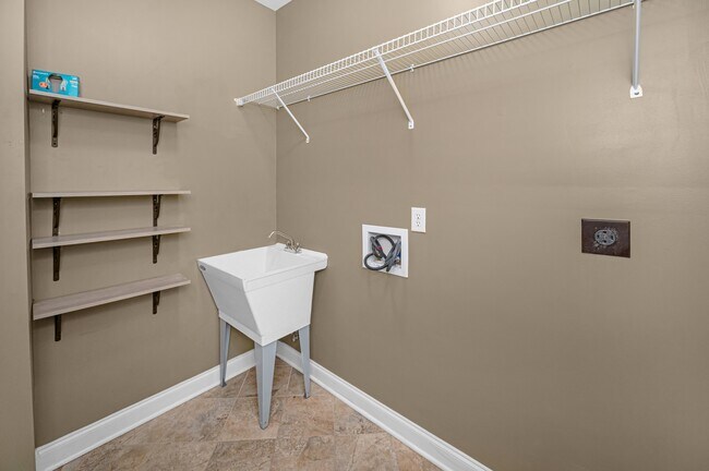 Building Photo - 12696 Alpine Cir