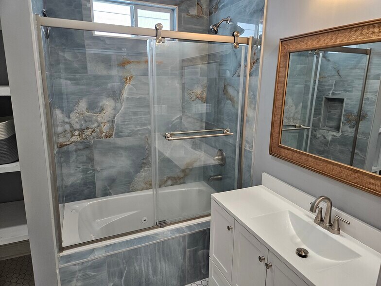 Bathroom - 2616 Soniat St
