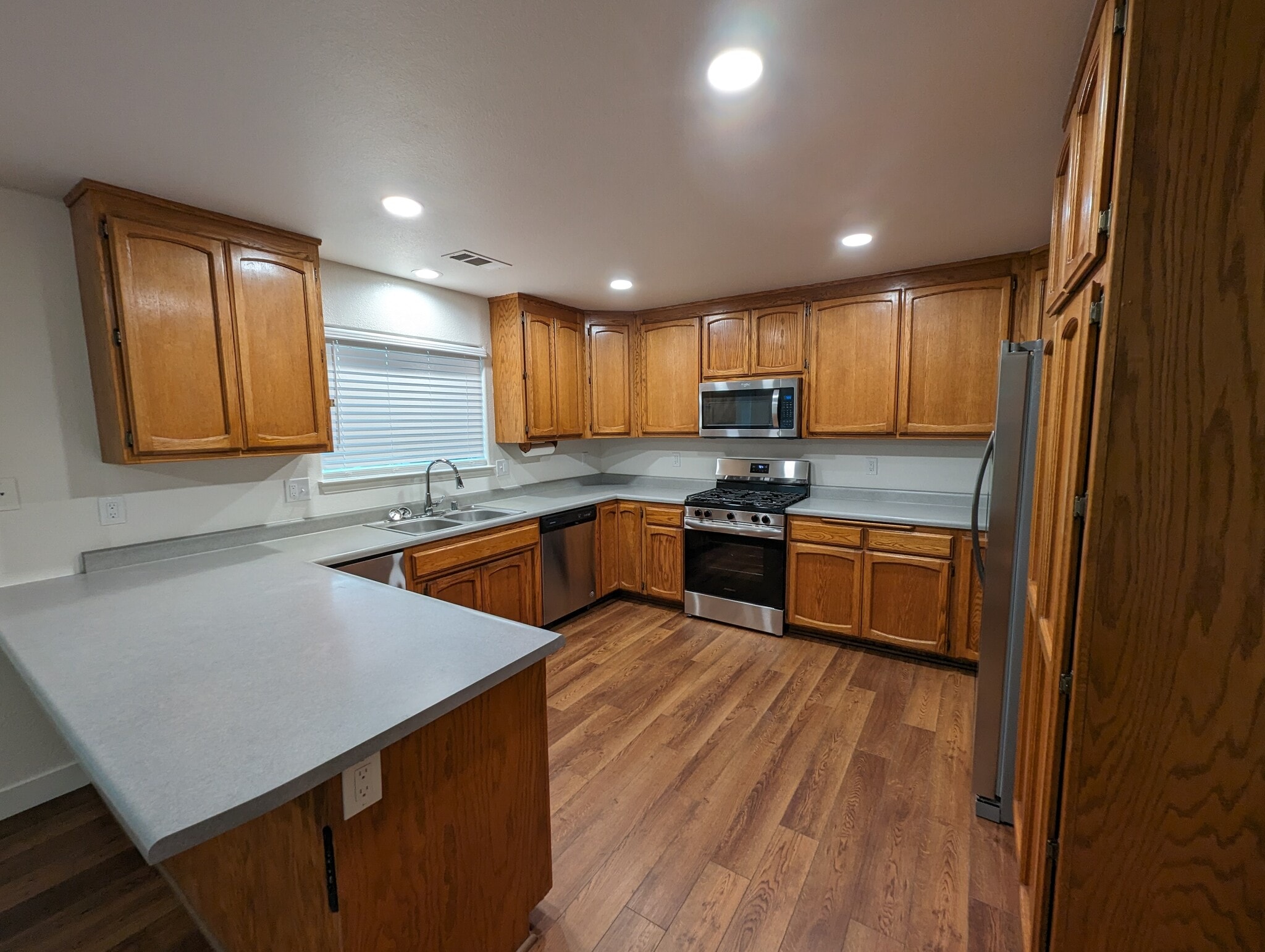 Kitchen - 225 Shadowrun Ct