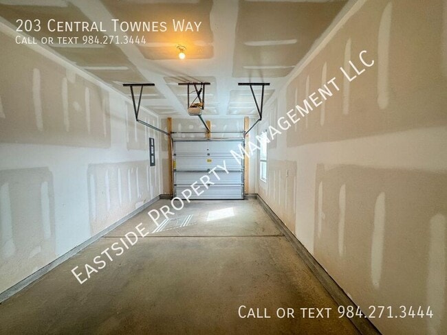 Building Photo - 203 Central Townes Wy