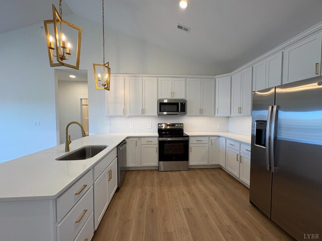 Building Photo - 420 Capstone Dr