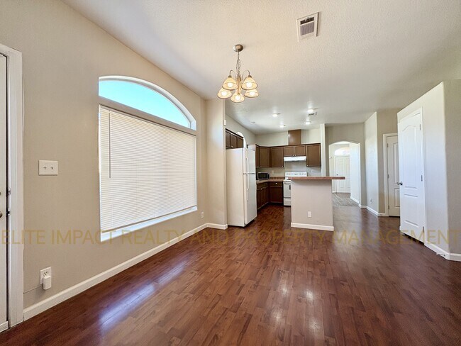 Building Photo - 4247 E White Water Dr