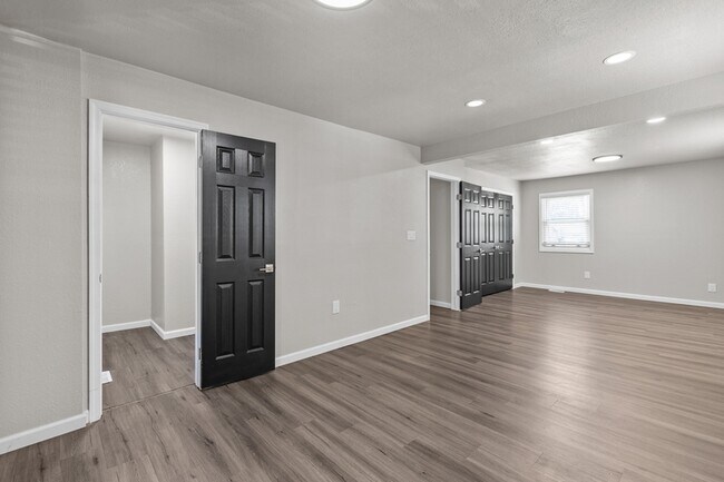 Building Photo - 1408 Quiet Ct