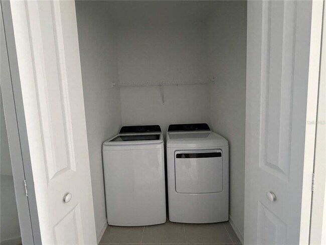 Building Photo - 2678 Skyline Lp