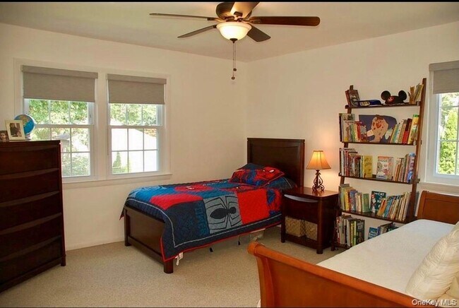 Building Photo - 18 Coralyn Ave