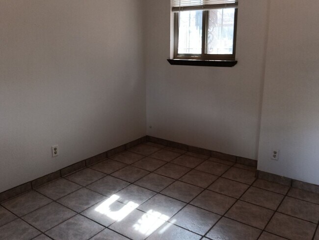 Building Photo - 2313 Raymac Rd SW