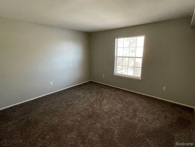 Building Photo - 910 Chestnut Hill Dr