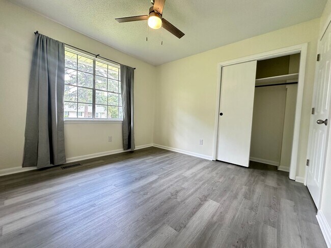 Building Photo - Home for rent in Gardendale