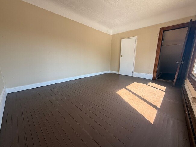 Building Photo - 4438 Pearl Rd