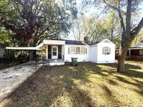 Building Photo - ** 2 Bed 1 Bath located in Highland Garden...