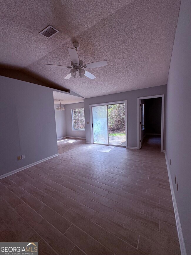 Building Photo - 175 Talbot Ct