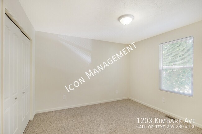 Building Photo - 1203 Kimbark Ave
