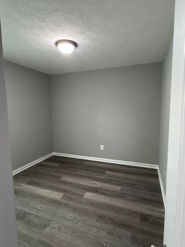 Building Photo - Newer Duplex Located Near the Heart of Tullahoma!